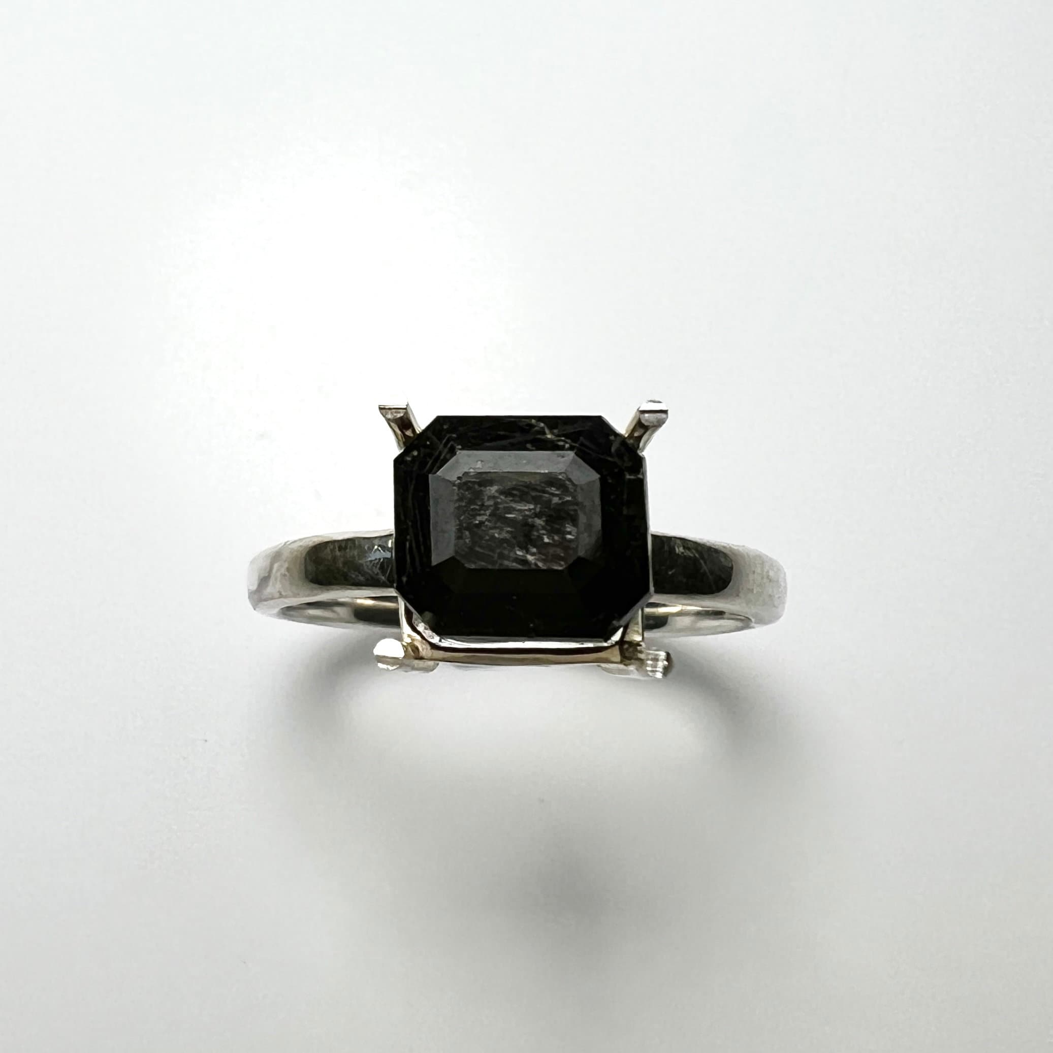 Serendibite ring deals