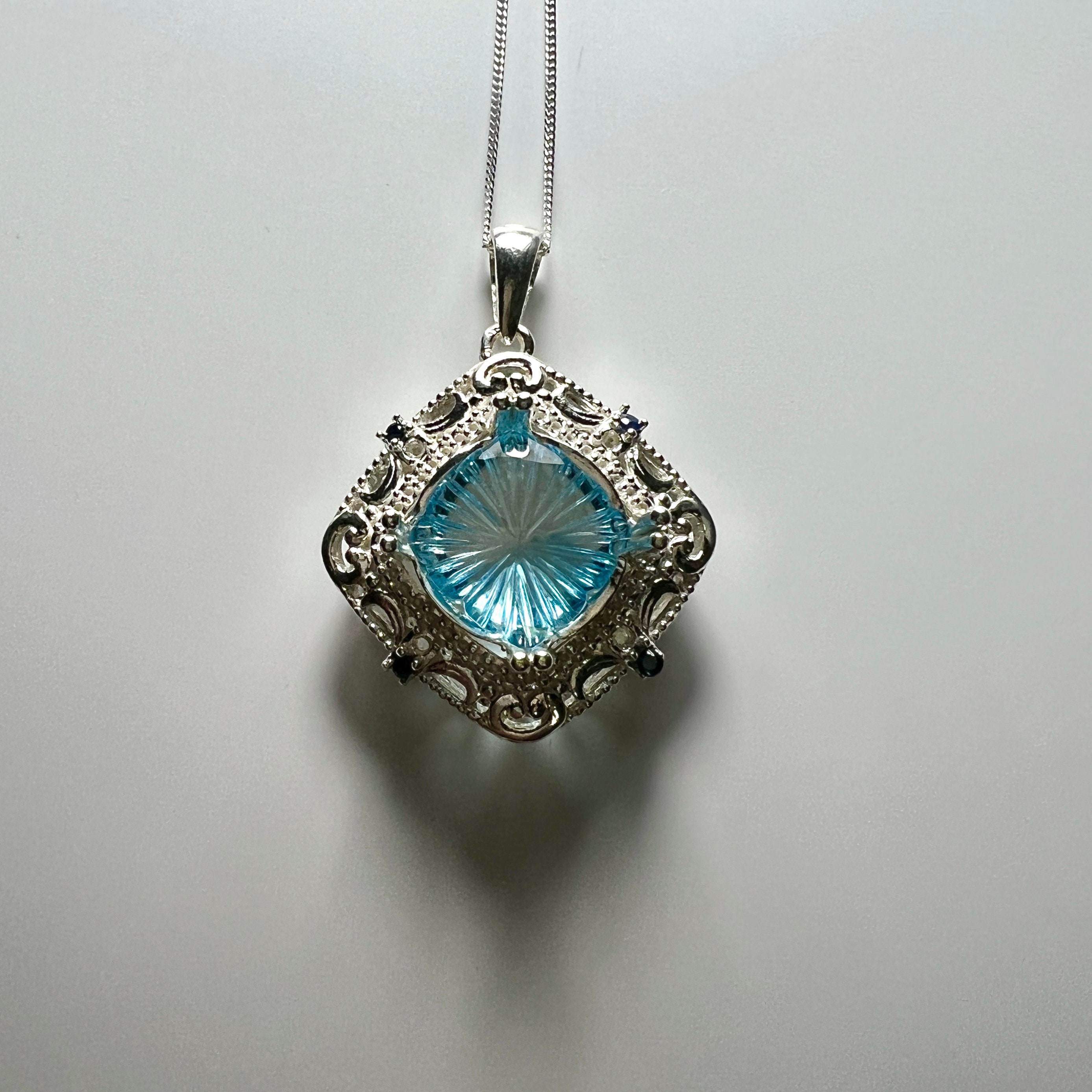 11.75ct Natural Blue Quartz Carved Sterling 925 Silver 9ct 14k 18k 11.75ct Natural Blue Quartz Carved Sterling 925 Silver 9ct 14k 18k