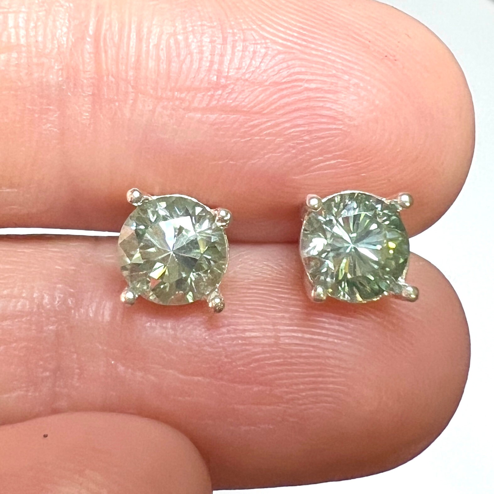 Orecchini A Bottone In Moissanite 2 Ct (coppia) - Colore DF, Taglio Ideale, Placcato Oro Bianco 18kt, Con Certificato - 3