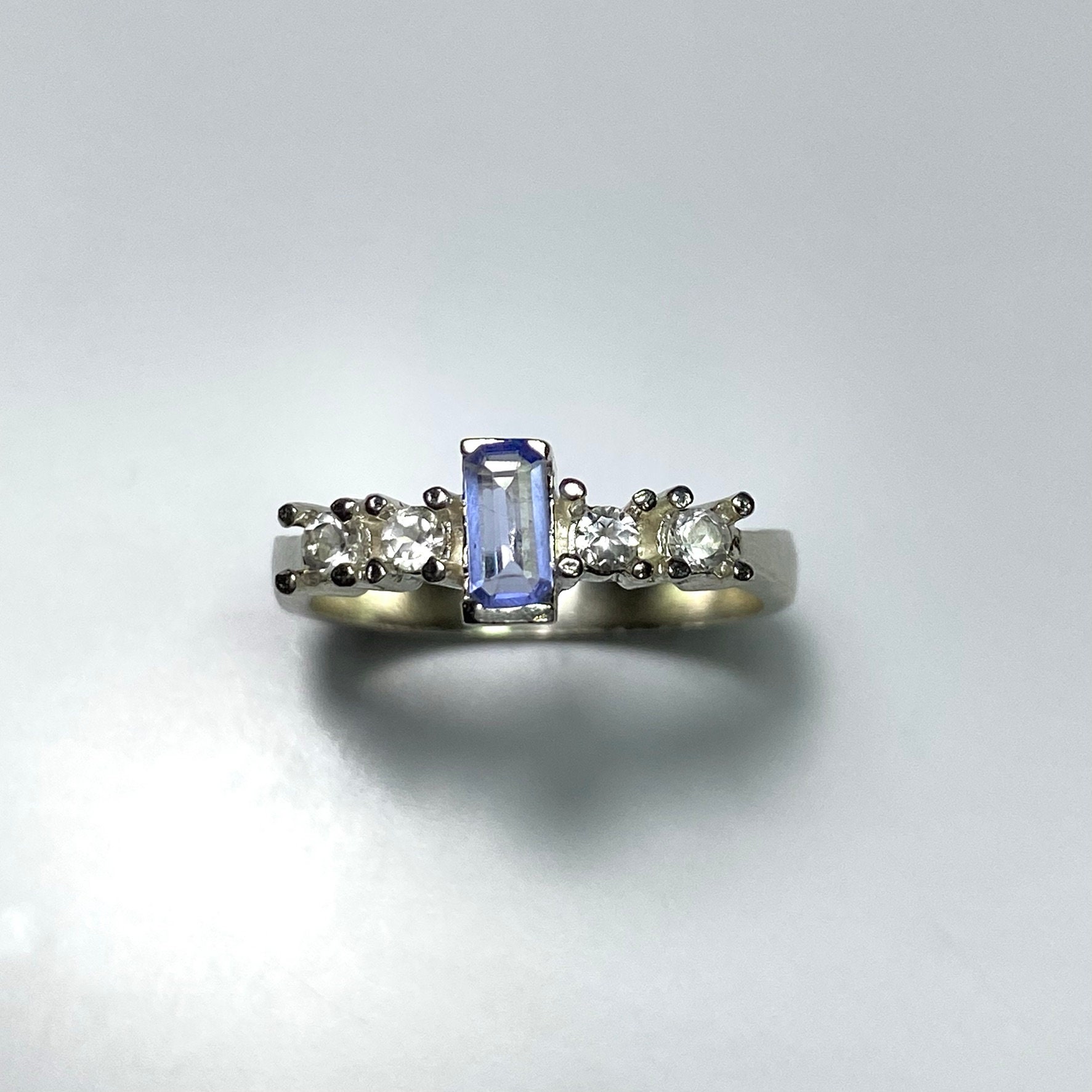 1.75ct Natural London Blue Topaz 925 silver 9ct 18ct 14k 18k Gold Platinum ring 1.75ct Natural London Blue Topaz 925 silver 9ct 18ct 14k 18k Gold Platinum ring