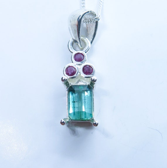 Collana con topazio blu di Londra taglio smeraldo: argento Collana con topazio blu di Londra taglio smeraldo: argento