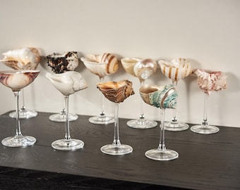 Natural Conch Shell Wine Glass,Beach Wedding Bridesmaid Gifts,Handmade Shell Martini Glasses,Goblet Cocktail Glass Cup,Martini Glasses, Gift