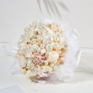 Bridesmaid Seashell Bouquet,Beach Bouquet,Wedding bouquet, Bridal bouquet,Bridesmaids bouquet,Wedding Bouquet,Destination Bouquet,Gift