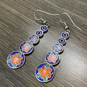 Vintage Chinese cloisonné bloemen oorbellen goudkleurig