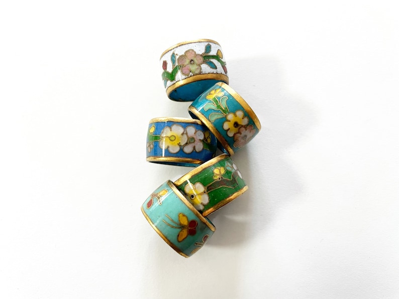 Vintage kinesisk Cloisonnéring blommönster Nytt gammalt lager bild 1