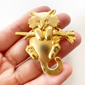 Vintage Matte Gold Tone Cat Kitten Brooch New Old Stock