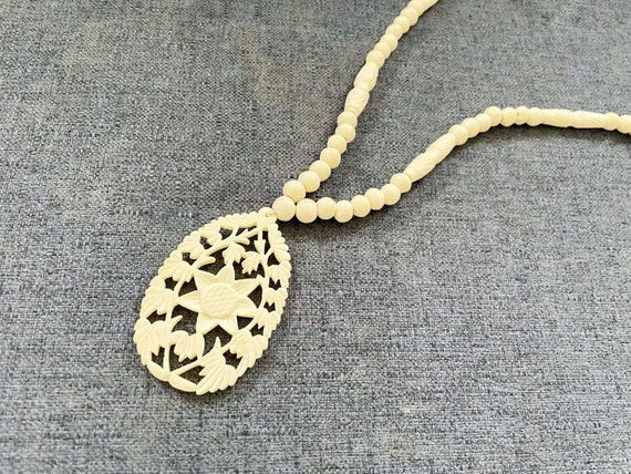 Vintage bone necklace deals