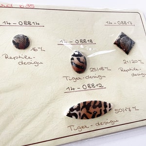 Vintage platte achterkant Tiger Reptile Design Plastic Bead Sample Card Verkoper Card