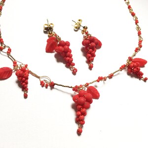Vintage Red Grape Bead Gilt Metal Wire Jewelry Set Necklace Earrings Handmade image 2