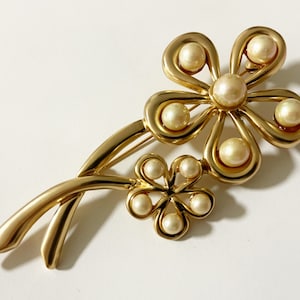 Vintage Matte Gold Faux Pearl Large Flower brooch New Old Stock