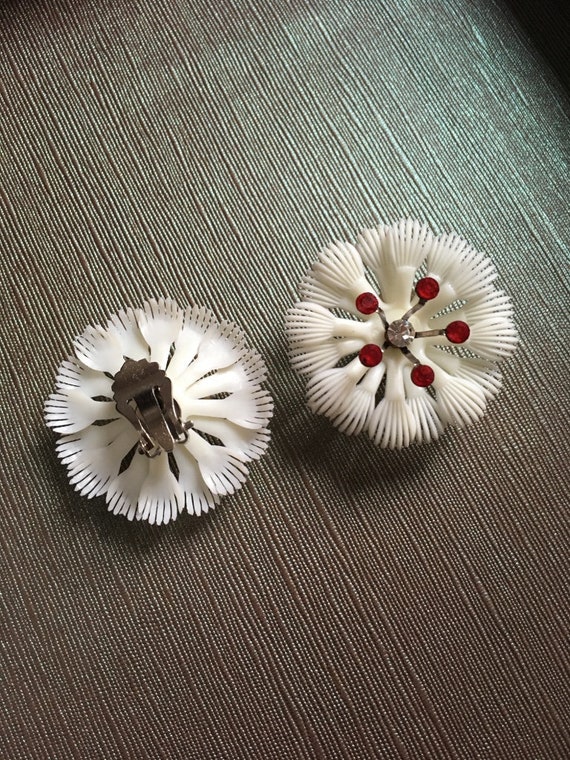 Boucles D'oreilles Clips Vintage Forme Fleur Avec Strass - Ancien - Occasion (manque 1 Strass) - Style Rétro