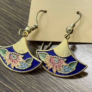Vintage Chinese cloisonné bloemen oorbellen goudkleurig
