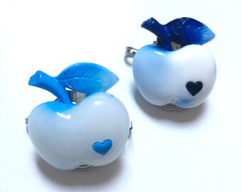 Lot de 2 Lucite Apple Heart Dress Clip Brooch Pin Cute Lovely