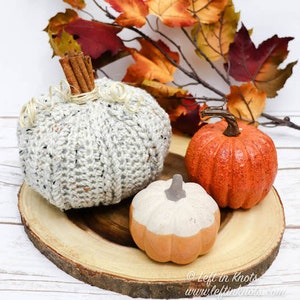 Crochet Cinnamon Stick Pumpkin - Printable PDF pattern for a rustic farmhouse pumpkin decoration