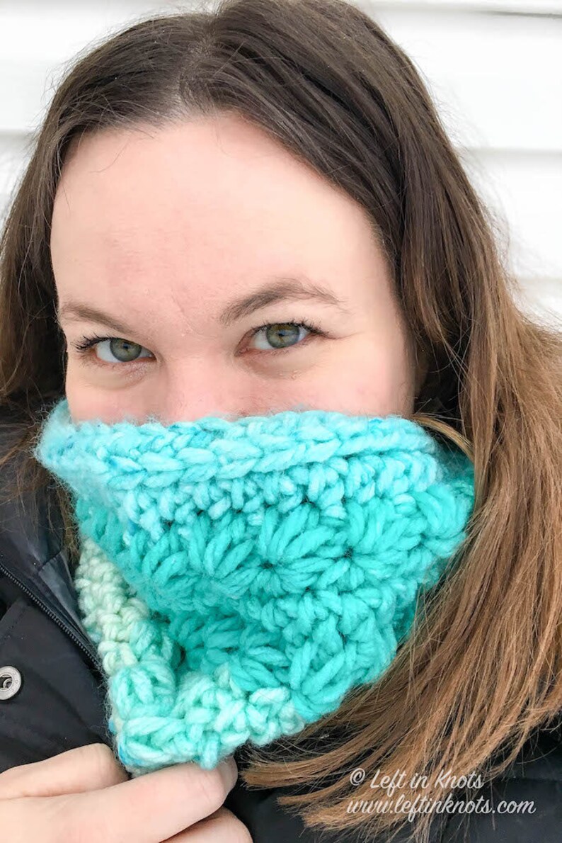 Crochet Snow Drops Chunky Cowl PDF Pattern made with bulky yarn image 4