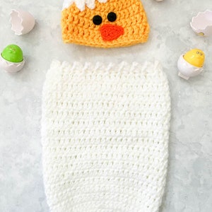 Baby Chick Nyfödd Kokon och Mössa Foto Rekvisita Set Virkmönster Utskrivbar PDF Vårbaby Insla bild 3