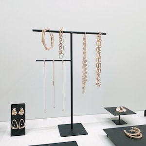 Necklace Display #023