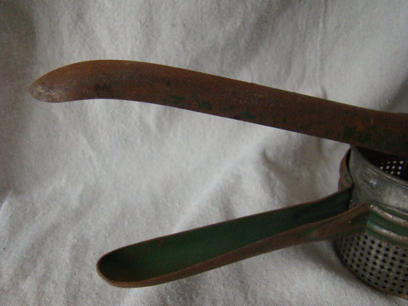 Vintage Green Painted Metal Potato Ricer Masher Press 31639