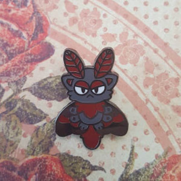 Pin de esmalte Shadow Mothcat