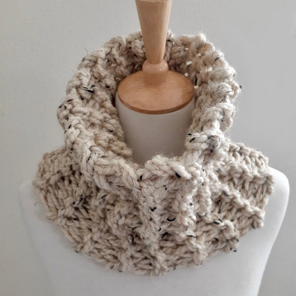 Oatmeal Chunky Knit  Wool Infinity Scarf, Cozy Cowl, Gift for Girlfriend, Winter Wrap Snood, Present for Mom