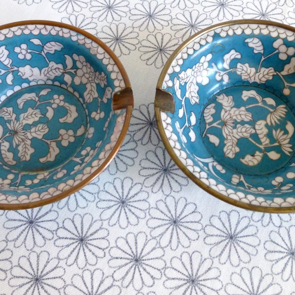 Set of Two Vintage Chinese Cloisonne Ashtrays, Teal with White Floral Motif