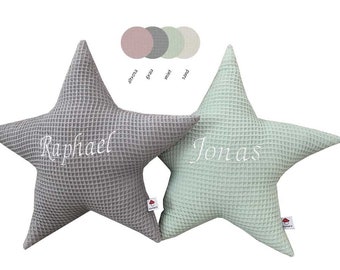 Star cushion in waffle piqué with names personalized in pastel colours, cotton terry cloth backing