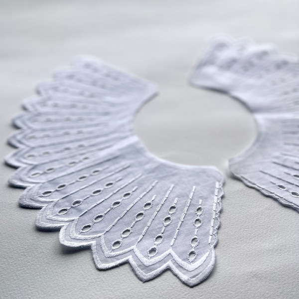 Col broderie anglaise d'occasion - Vêtements