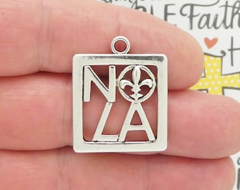 Solid 925 Sterling Silver Official University of New Orleans Small Pendant Charm 18mm x 10mm