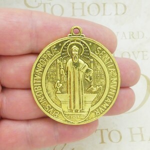 1 St Benedict Medal Gold by TIJC SP2083