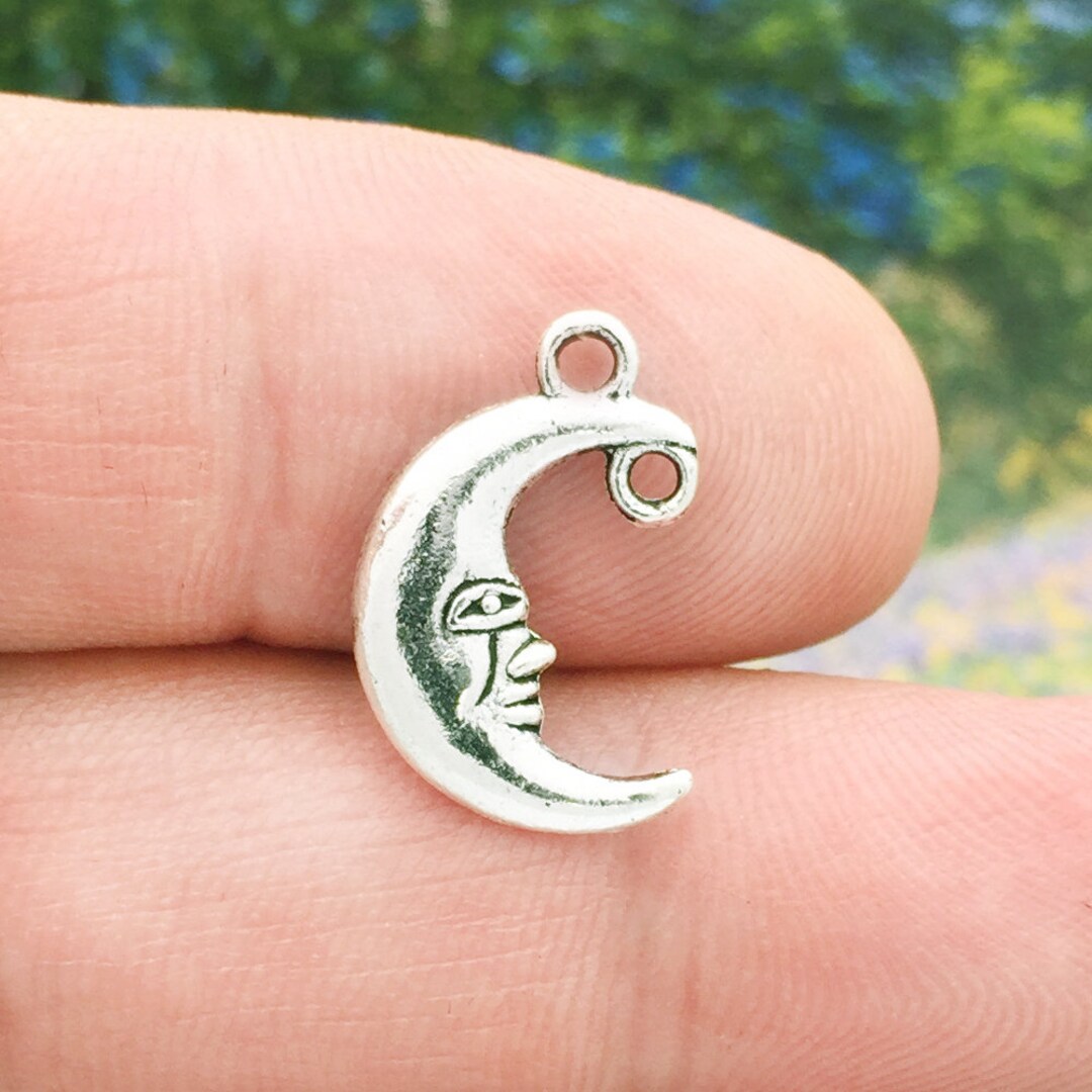 CrescentMoonです Hammered Crescent Moon Necklace | Tangerine Jewelry Shop