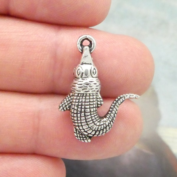 BULK 40 Silver Gator Charm 25x19mm by TIJC SP1038B