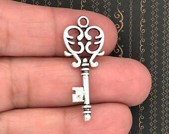 8 Silver Key Charm Pendant by TIJC SP0231