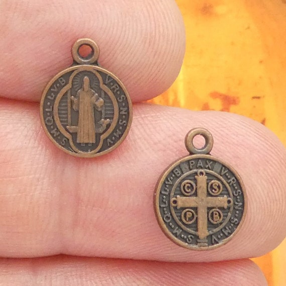  Tiny St. Benedict Medal : Arts, Crafts & Sewing