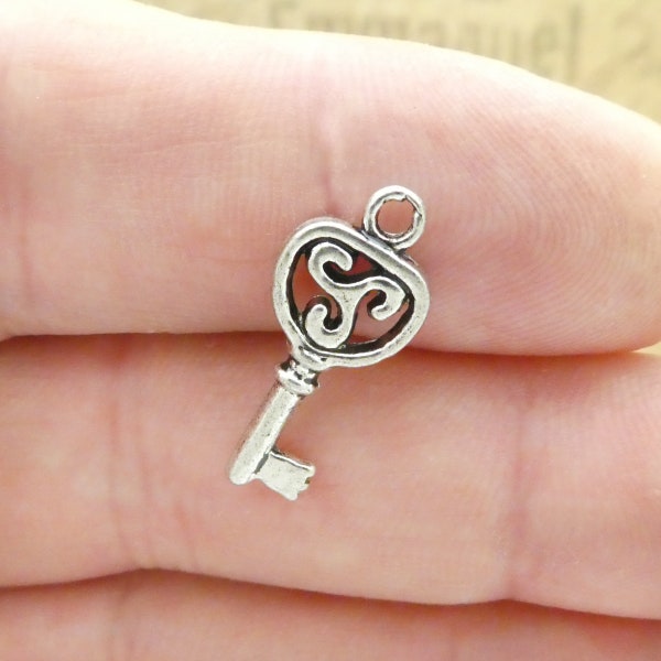 12 Silver Skeleton Key Charm Pendant by TIJC SP1935