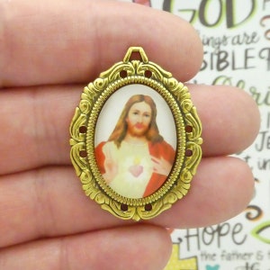 2 Sacred Heart of Jesus Pendants Bulk Gold by TIJC SP2128