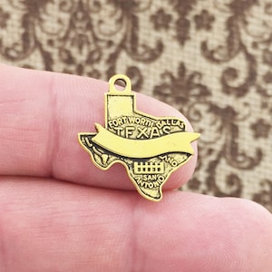 10 Gold Texas Charm Pendant by TIJC SP1159