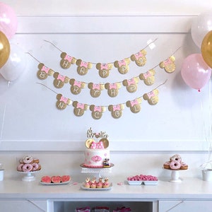 ミニーマウスの誕生日バナー。ミニーマウスの誕生日デコレーション、ミニーマウスのハッピーバースデーバナー、誕生日バナー、ミニーマウスの名前、DIY