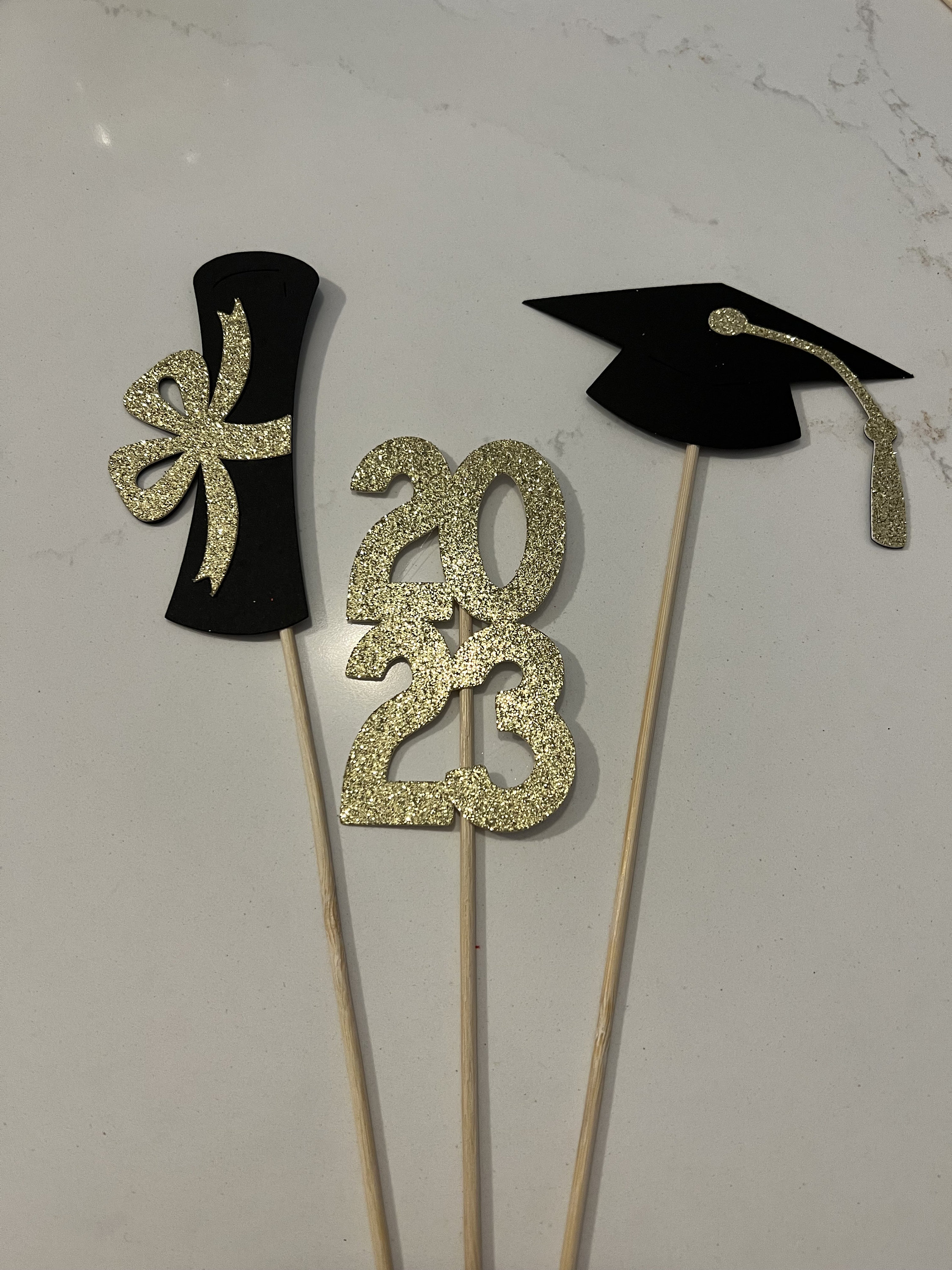 SWYOUN 10 Stück Senior 2023 Schärpen – Goldene Satin-Schärpe Für Abschlussfeier | 80 Cm Lang | Glitzerndes Design