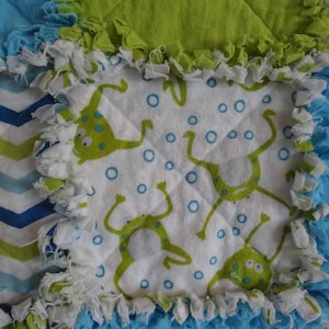 Fun Frog Flannel Rag Quilt 41&quot;x52&quot; Blue Lime Green Light Blue - Baby Boy