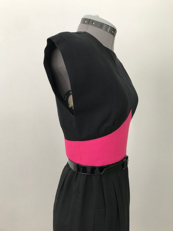 1960s Black and Pink Belted Day Dress with Pocket… - image 6