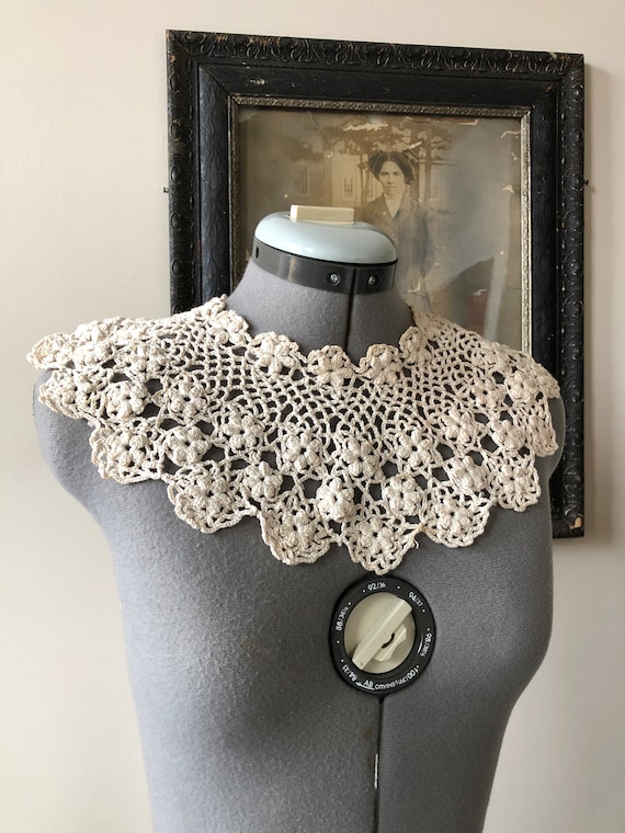 Vintage Handmade Crochet Collar, Vintage Crochet D