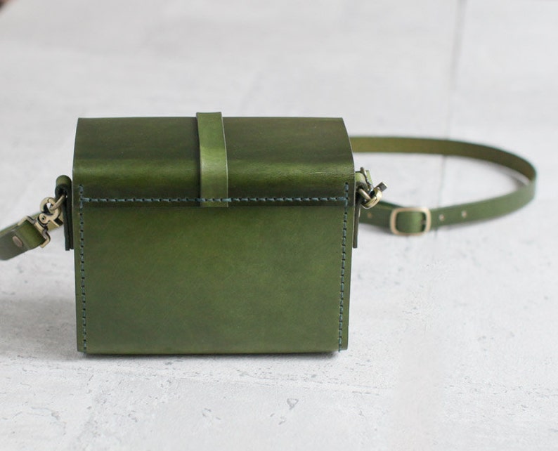 Classy Handstitched green leather camera case image 2