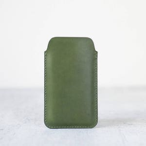 Étui de pochette en cuir véritable pour iPhone vert olive fait à la main