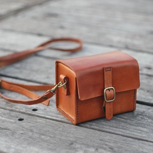 Classy Hand Stitched Tan caramel leather camera case