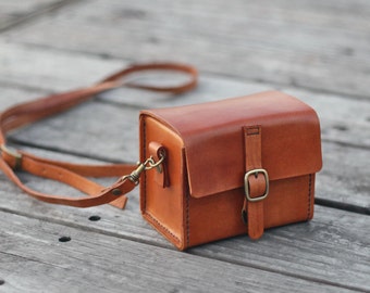 Classy Hand Stitched Tan caramel leather camera case