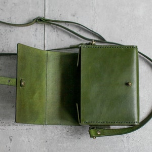 Classy Handstitched green leather camera case image 4