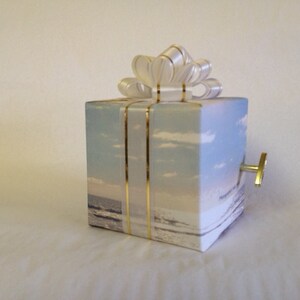 Serenity Prayer Music box wrapped as a gift image 2