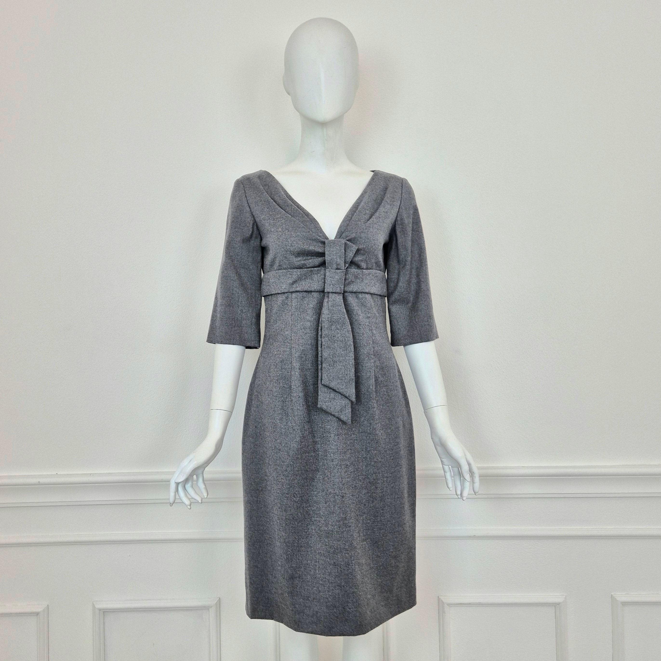 alexander mcqueen silver jacquard no sleeve dress vintage Cant stop the high this epic 2010 pre-fall Alexander McQueen orchid print  silk jacquard asymmetric bustle gown will give you This extraordinary  example is from the last fully-realized collection he