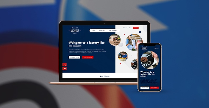 Puede incluir: Una p&aacute;gina de inicio de sitio web para una f&aacute;brica que fabrica productos de madera personalizados. El sitio web presenta un fondo azul con texto blanco e im&aacute;genes de los productos y empleados de la f&aacute;brica. El t&iacute;tulo del sitio web dice "Bienvenido a una f&aacute;brica como ninguna otra."