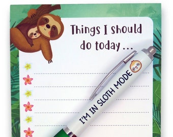 Cute Sloth To Do List Notepad and Pen Gift Set - 100 Sheet A6 Notepad &" I'M IN SLOTH MODE" Green Grip Pen